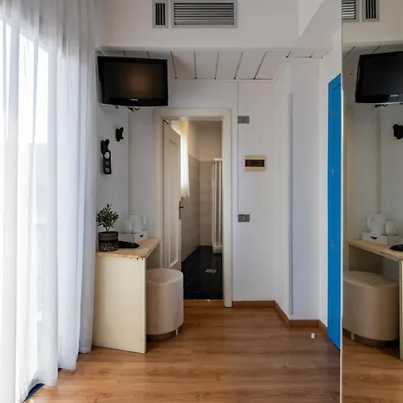 Hotel Hi Riva del Garda